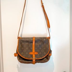 LOUIS VUITTON Monogram Saumur 30